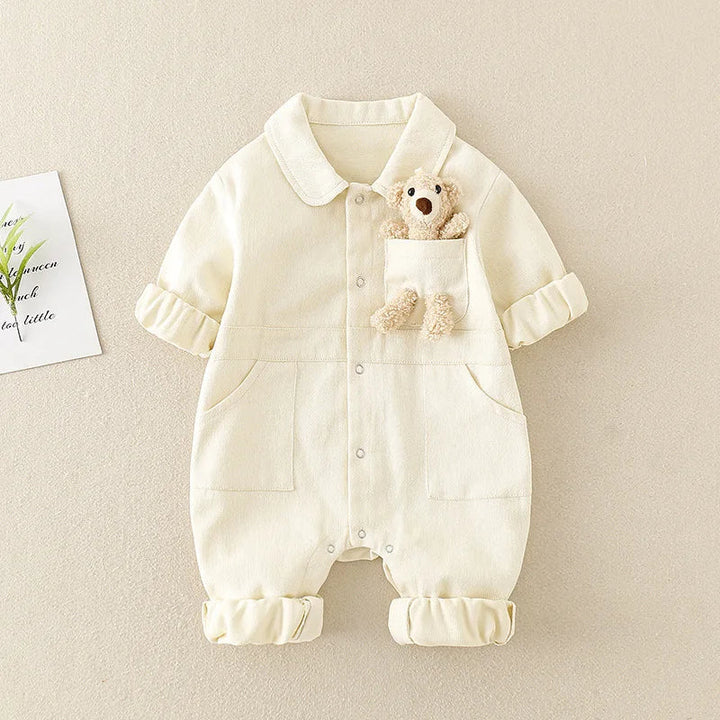 "Stijlvolle kinderdenim jumpsuit, comfortabele pasvorm, duurzaam polyester, ideaal voor dagelijks spel en avontuur."