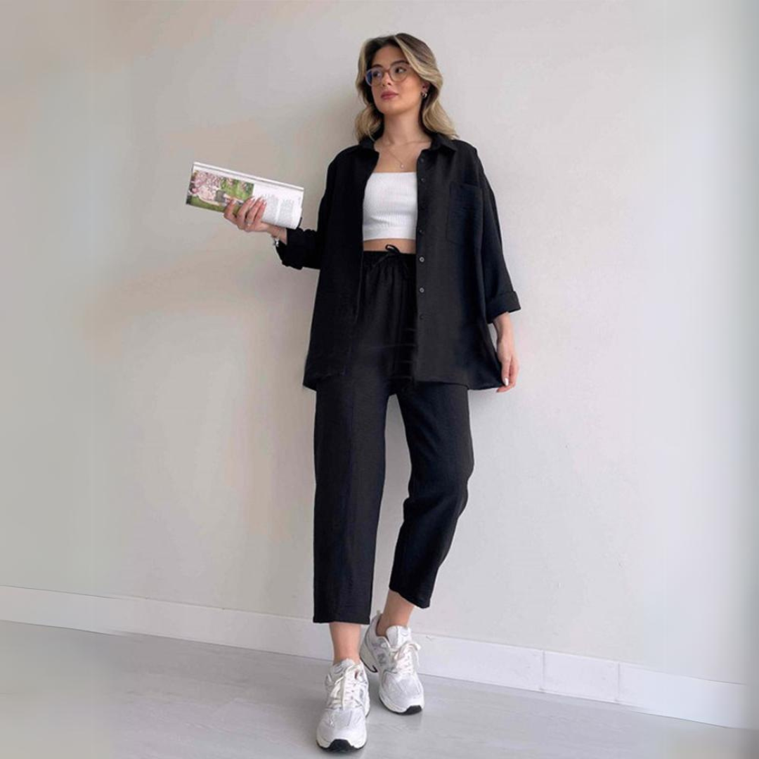 Modieuze dames zomerkleding set, lichte linnen tweedelige outfit. Comfortabel en stijlvol voor elke casual gelegenheid.