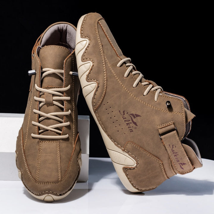 Duurzame orthopedische leren herenschoenen met antislipzool, ideaal voor veiligheid en comfort.