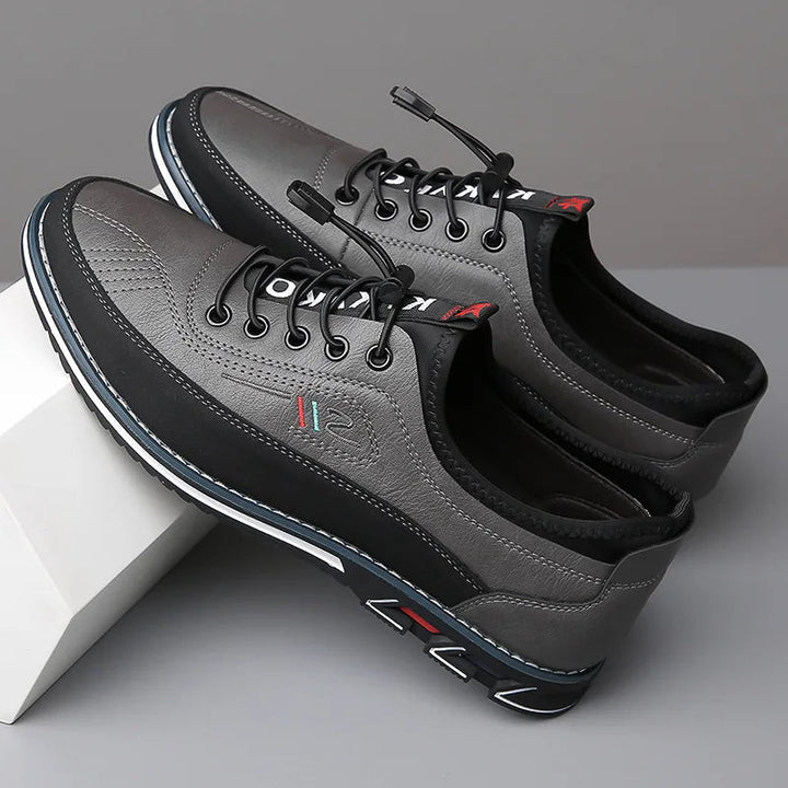 Stijlvolle Oxford herenschoenen in luxe leer, elegant ontwerp, bruine kleur, gewatteerde binnenzool voor comfort.
