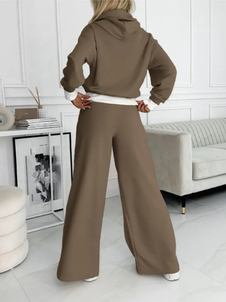 Comfortabele dames joggingbroek met wijde pijpen, onderdeel van de casual en stijlvolle tweedelige loungeset.