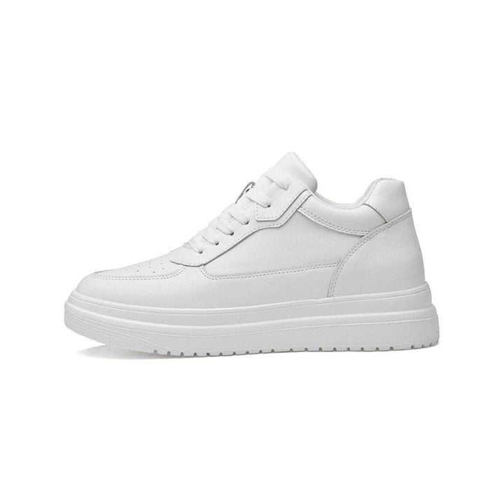 Trendy herensneakers met een onzichtbare hakverhoging die onopvallend tot 10 cm extra lengte biedt.