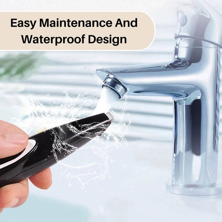 Professionele huisdier vachtverzorging thuis met de stille PerfectTrim precisietrimmer.