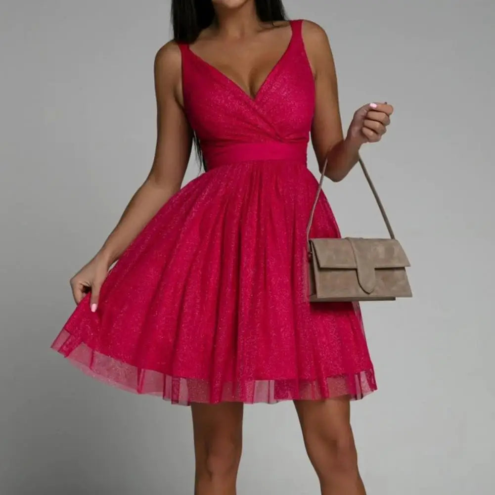 Seraphina pailletten jurk; een elegante dames cocktailjurk en avondjurk. Perfect voor een feestelijke gelegenheid.