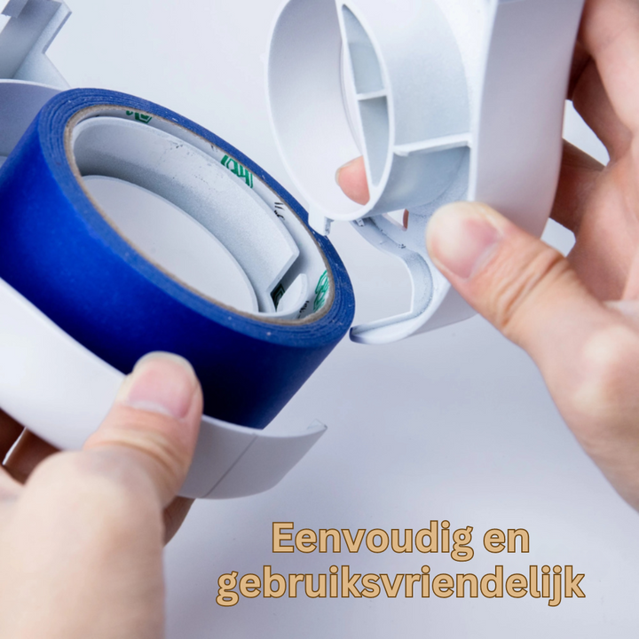 Een hand die de SwiftTape precisie afplaktape applicator gebruikt, voor professionele resultaten en strakke lijnen.