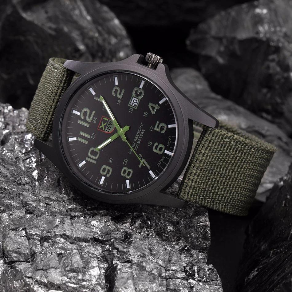 Tactisch herenhorloge AvontuurTijd: waterdicht, schokbestendig, met LED display en duurzame siliconen band.