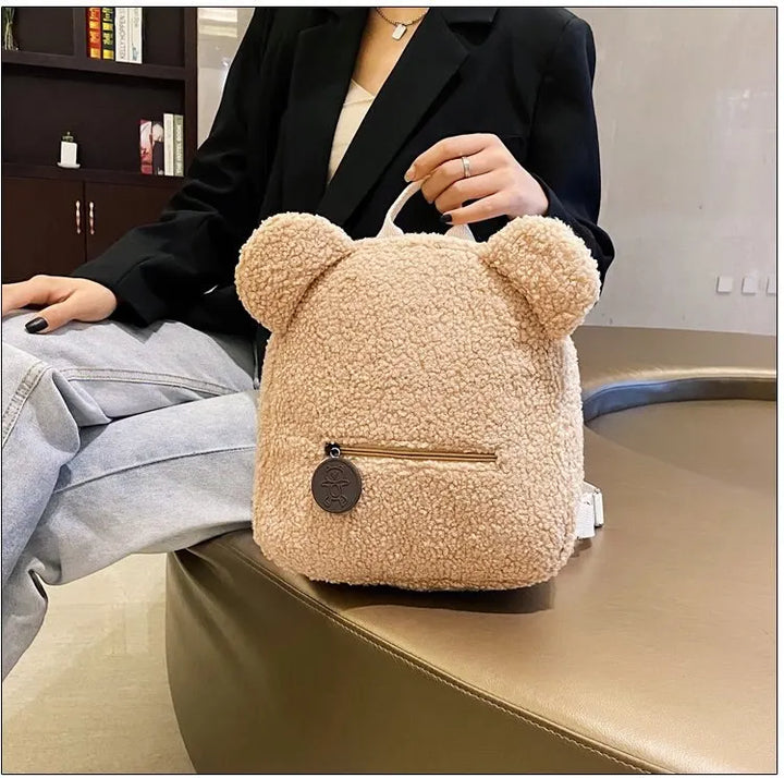 Avontuurlijke TeddyBuddy kinderrugzak, klaar voor ontdekkingstochten en speeltijd buiten. Jouw trouwe metgezel.