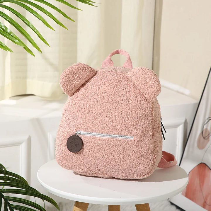 De TeddyBuddy kinderrugzak: schattig, praktisch en een trouwe vriend voor alle kleine avonturiers en schoolgaande kinderen.