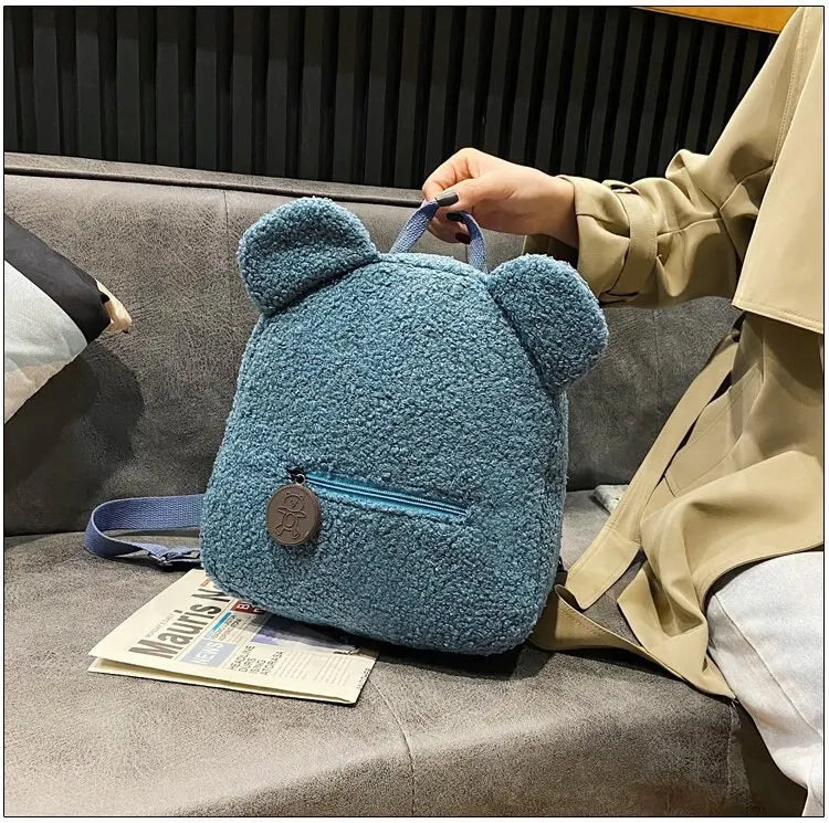Compacte TeddyBuddy kleine rugzak, ontworpen voor peuters en kleuters, gemakkelijk mee te nemen als schooltas.