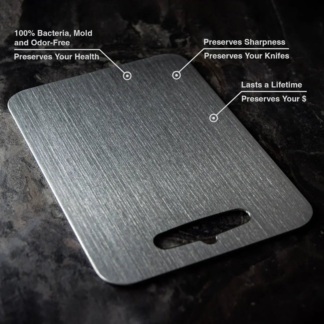 Hoogwaardige titanium snijplank, extreem krasbestendig en duurzaam keukengerei. BPA- en microplastic-vrij.