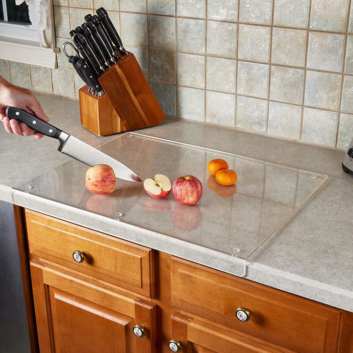 Modern design transparante snijplank met antislip functie, voor een veilige en stijlvolle voorbereiding van maaltijden.