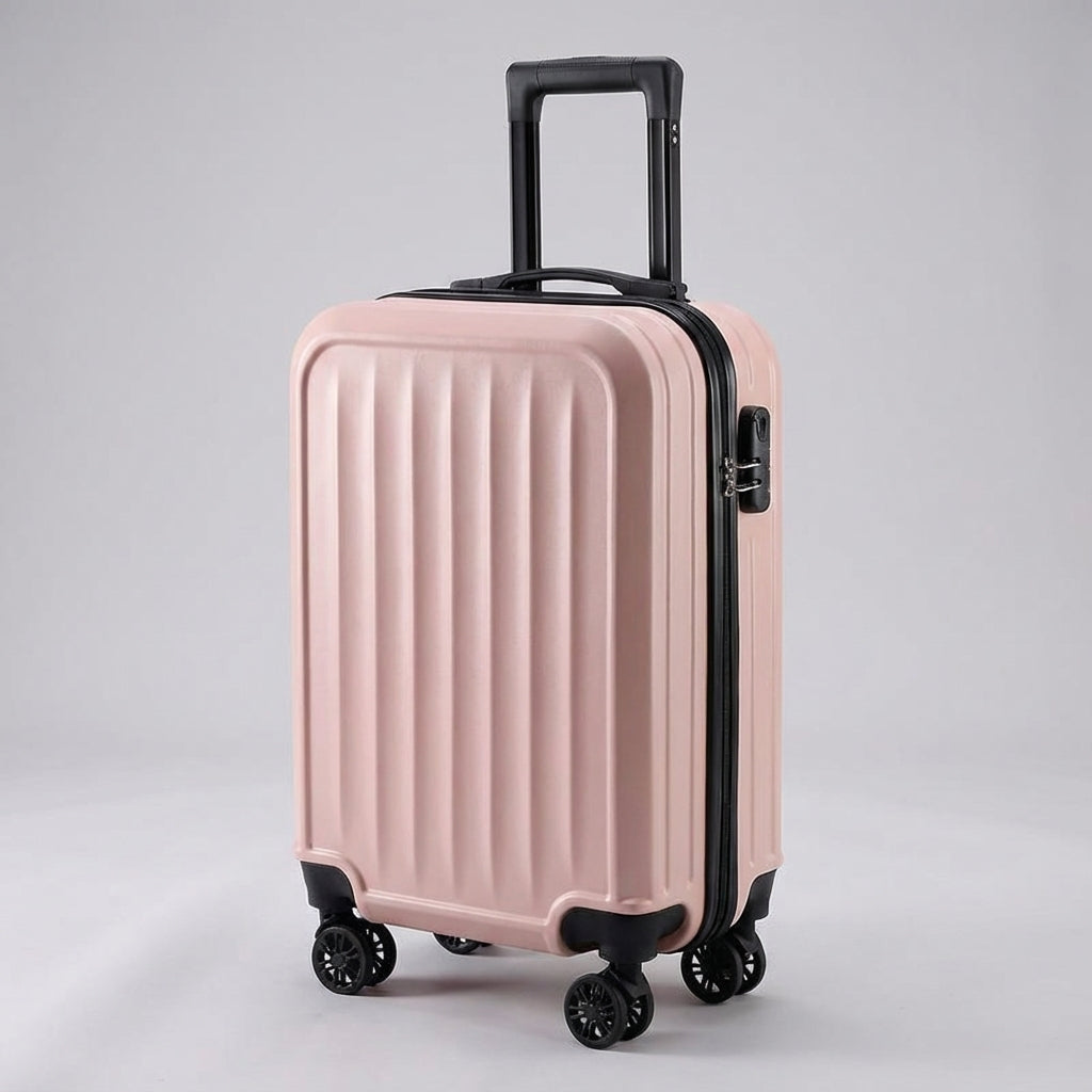 Moderne zilveren geribbelde trolley voor stijlvol en zorgeloos reizen; met combinatieslot.