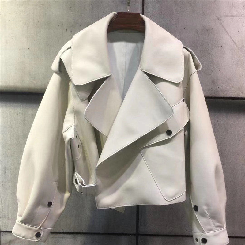 Trendy dames bomberjack, veelzijdig en stijlvol. Perfecte leren tussenjas voor een moderne outfit.