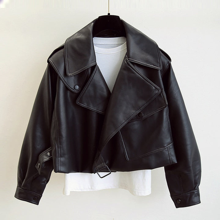 Stijlvol LoesJacket leren bomberjack voor dames. Een trendy en comfortabele mode-jas voor vrouwen.