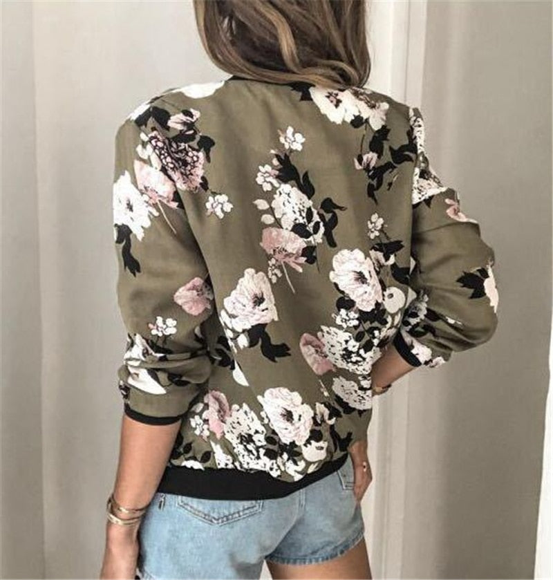 Modieuze dameskleding: Bloemenprint jas voor dames, comfortabel en trendy.