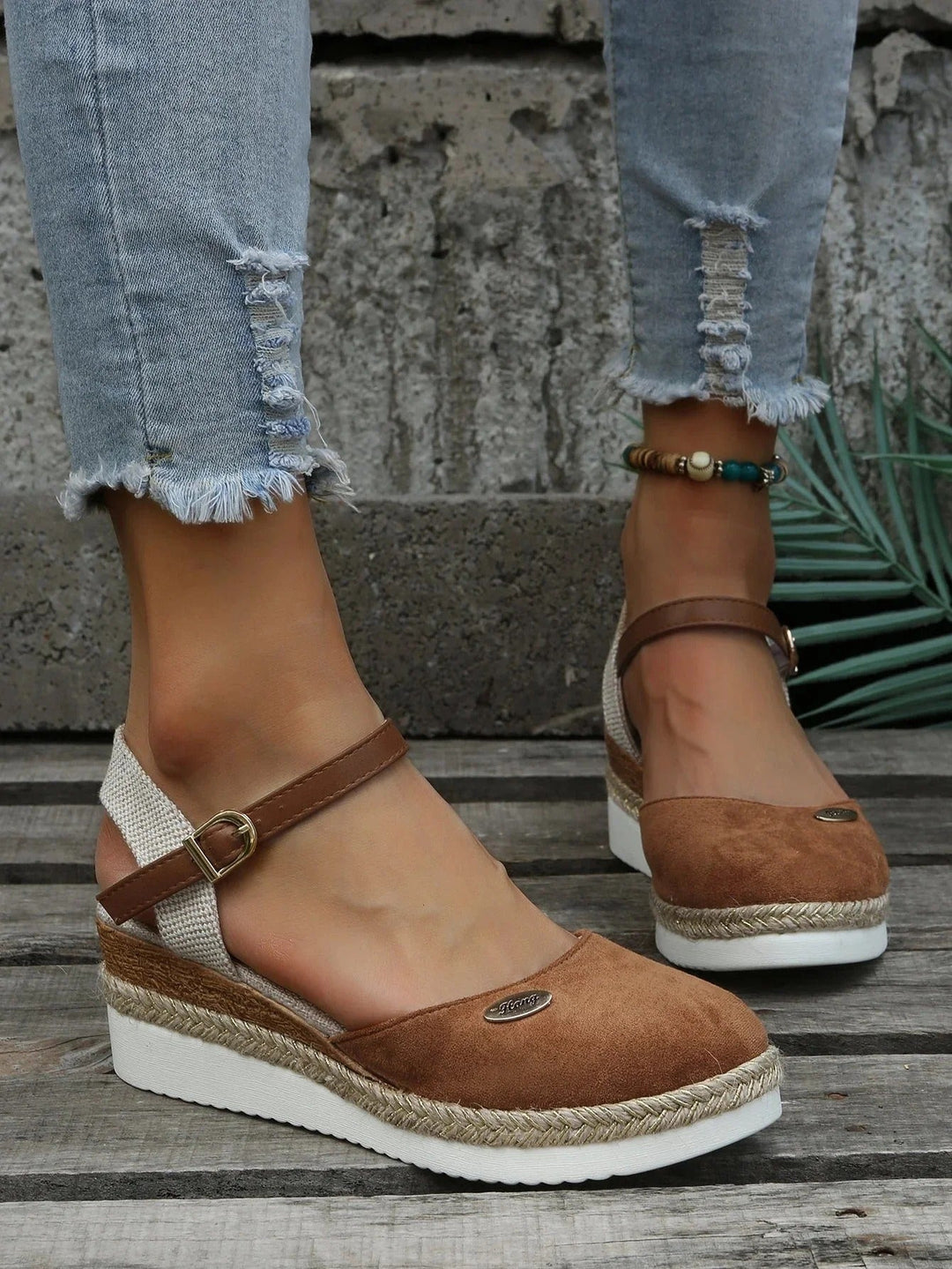 Trendy dames orthopedische sandalen voor optimaal comfort en stijlvolle voetondersteuning tijdens de zomer.