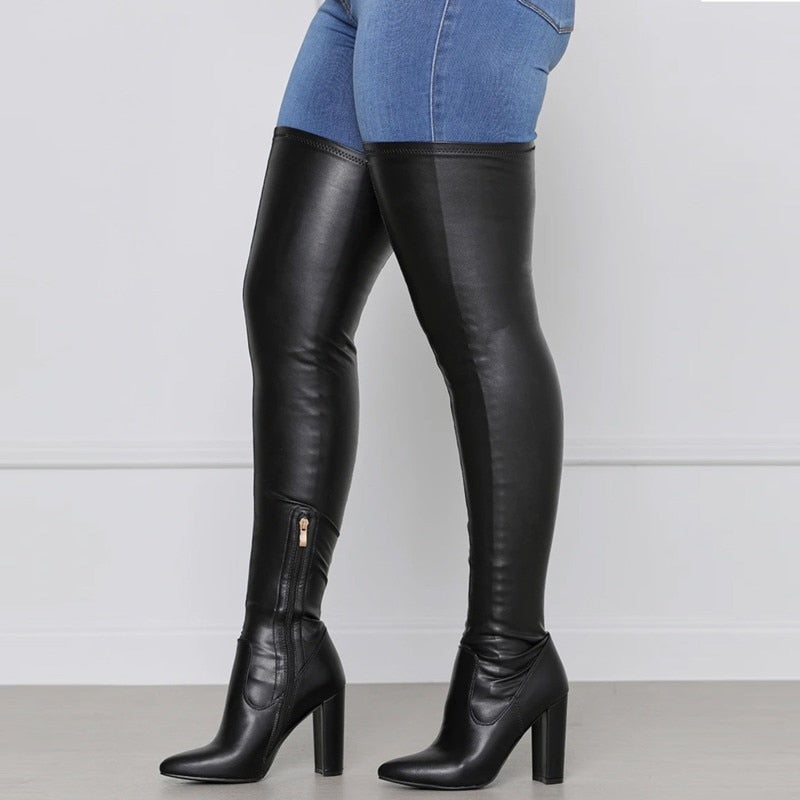 Lange overknee laarzen voor dames, perfect voor modebewuste vrouwen. Trendy en comfortabele winterlaarzen.