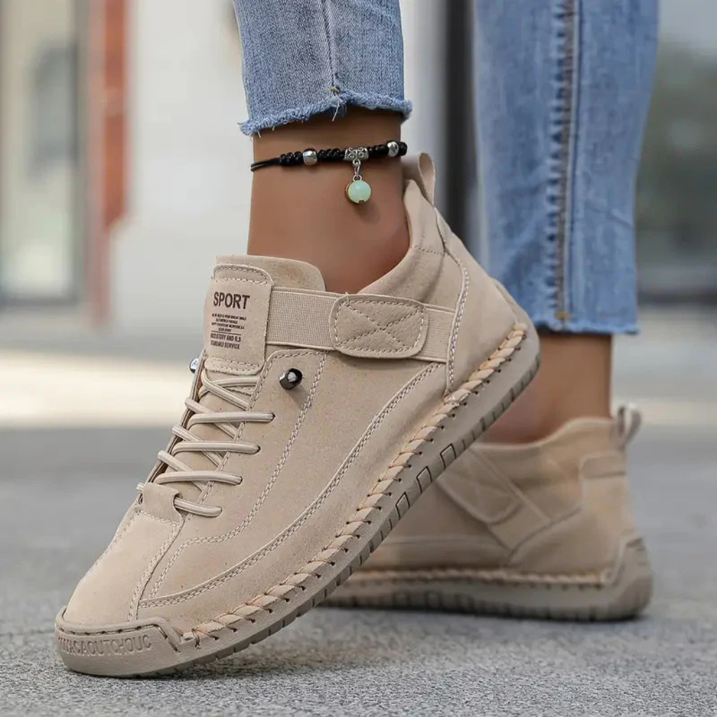 Zwarte casual dames sneakers, bieden optimaal voetcomfort en een sportieve, trendy look.