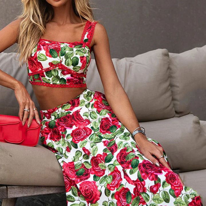 Casual chique tweedelige dames set met open taille. Perfecte zomerkleding voor feestjes, trendy rok & top.