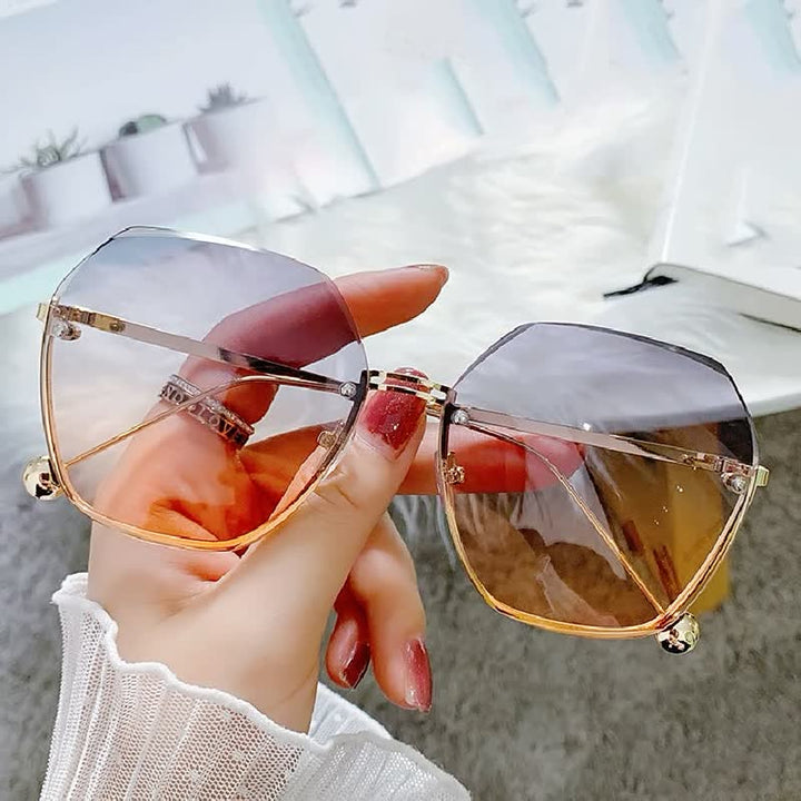 Trendy dames zonnebril met grote glazen, een stijlvolle mode accessoire voor de zomer.