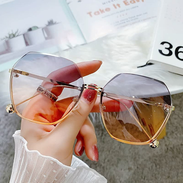 Modieuze dames zonnebril met grote glazen, trendy look, onmisbaar voor zomer accessoires.