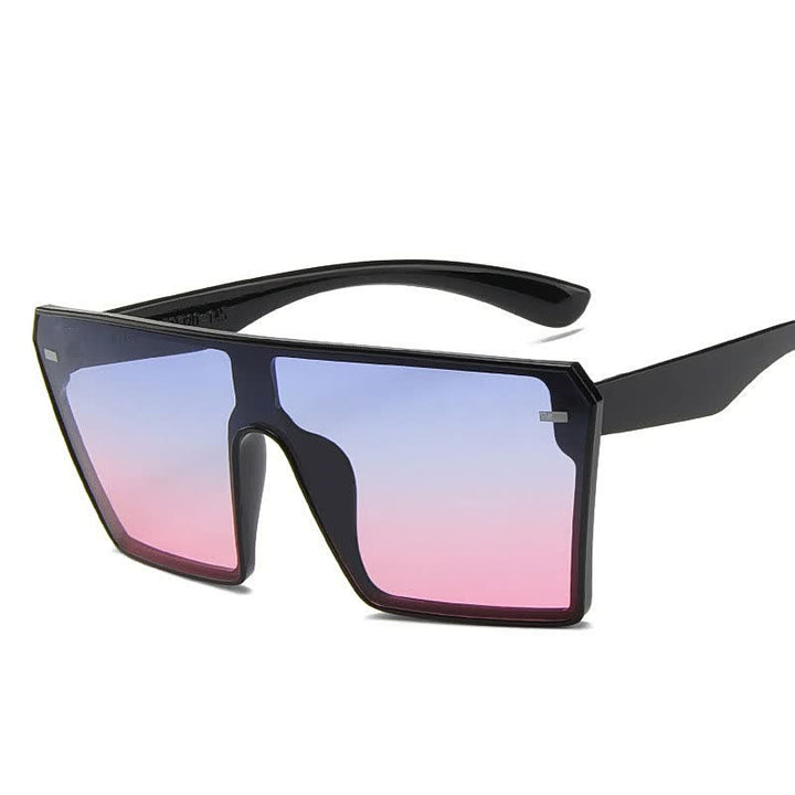 Stijlvolle dames zonnebril, een trendy mode accessoire voor festivals en zonnige zomerdagen.