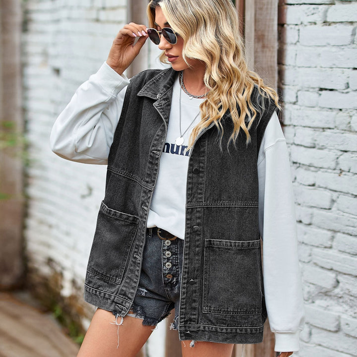 Casual navy damesvest met functionele zakken, veelzijdig voor elke mode outfit.