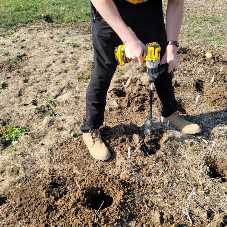 Grondboor voor moeiteloos boren in moeilijke tuingrond. Ideaal voor het planten van bloembollen.