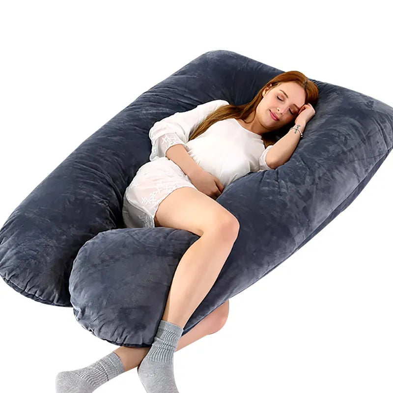 U-vormig zwangerschapskussen van koraal fleece, voor comfort en lichaamsondersteuning tijdens de zwangerschap.