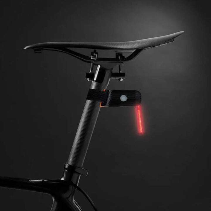 Ultrahelder LED fietsachterlicht voor optimale veiligheid, oplaadbaar via USB, weerbestendig ontwerp.