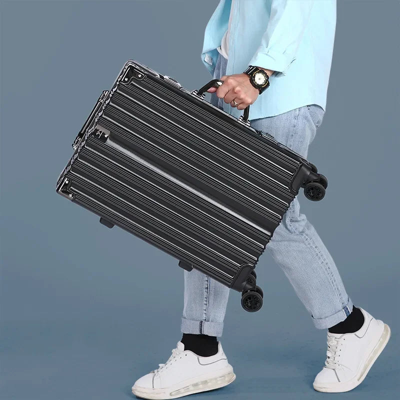 Robuuste aluminiumframe koffer, hardshell voor maximale bescherming van je bagage.