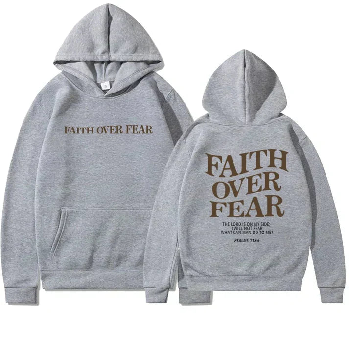 Uniseks hoodie met "Geloof Over Angst" print, geïnspireerd op Psalmen 118:6. Comfortabele geloofskleding.