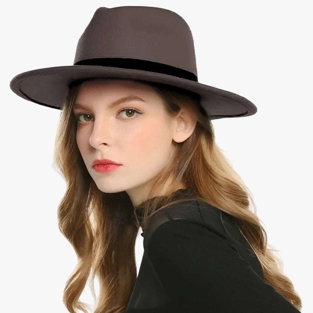 Stijlvolle uniseks fedora van zachte wol, ideaal voor herfst- en winterdagen.