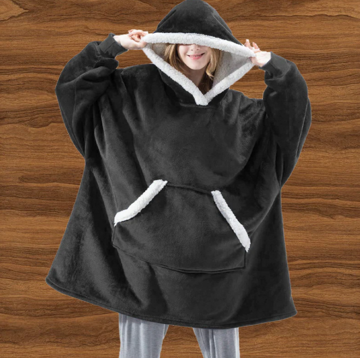 Vooraanzicht van de warme uniseks oversized hoodie Noah. Een must-have voor comfort en stijl deze winter.