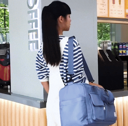 De ultieme waterdichte JetSet reistas van nylon, uniseks en perfect georganiseerd voor luxe reizen.