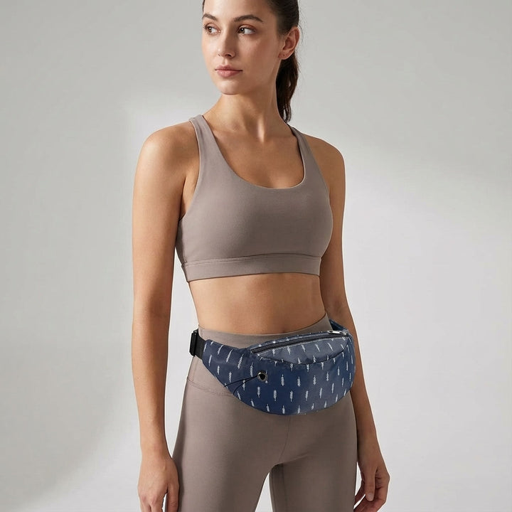 Compacte Carryza waterdichte heuptas, een essentieel en stijlvol accessoire voor handsfree gemak onderweg en sport.