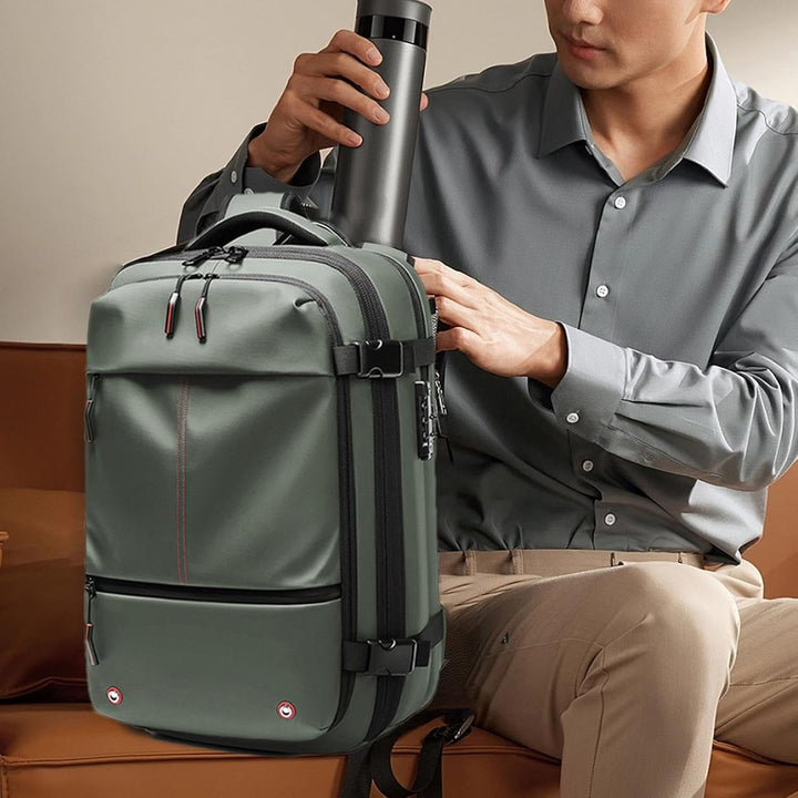 Robuuste 60L reisrugzak voor avontuurlijke reizen. Waterdicht en uitbreidbaar voor al je spullen.