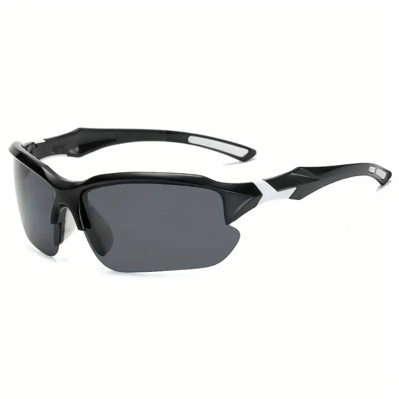 Detailbeeld van de AdventureVision gepolariseerde sportzonnebril, duurzaam en comfortabel design.