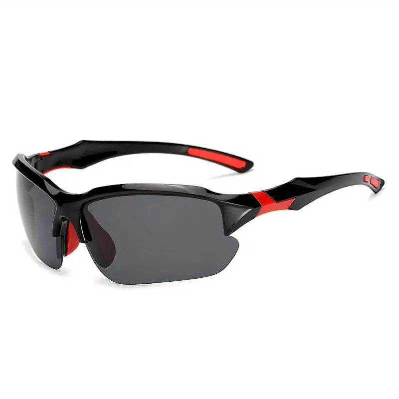 AdventureVision sportzonnebril in een natuurlijke outdoor setting, klaar voor actieve sporten.