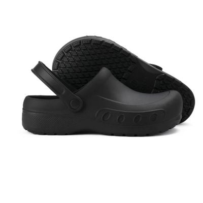Veilige GripChef antislip werkschoenen voor koks, perfect voor natte en gladde keukenvloeren.