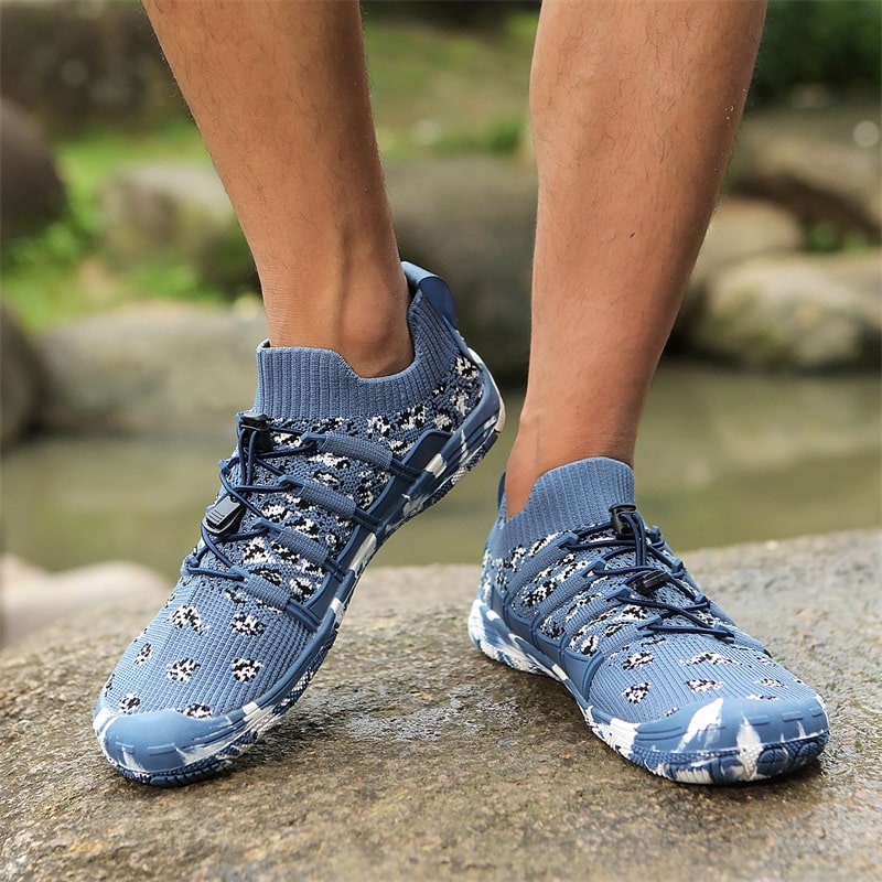 Flexibele minimalistische sneakers Auron, ontworpen voor sport en dagelijks comfort.