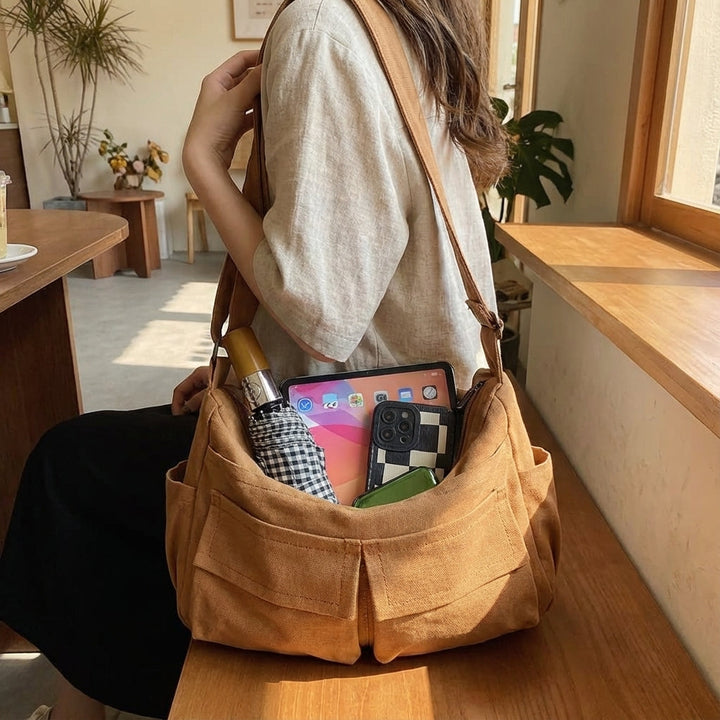 Unisex canvas crossbody tas DailyMessenger, ideaal voor dagelijks gebruik.