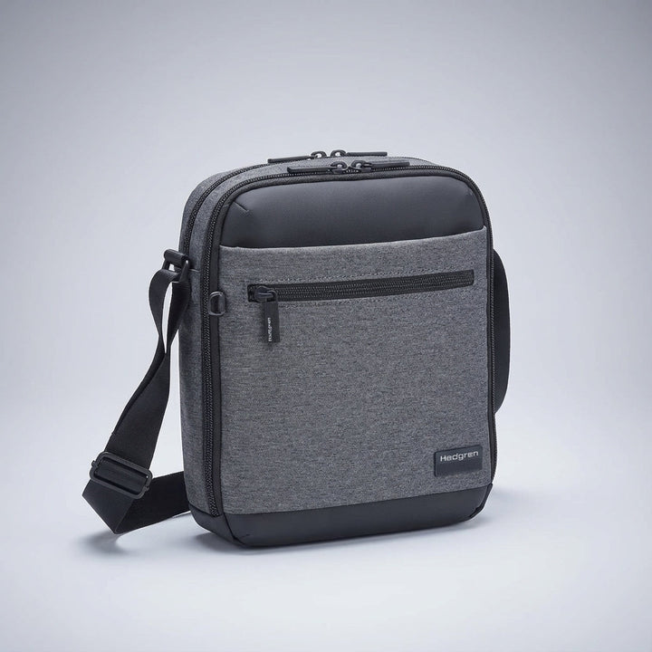 Duurzame, waterbestendige CarryGuard messenger tas met RFID-bescherming en slimme organiser.