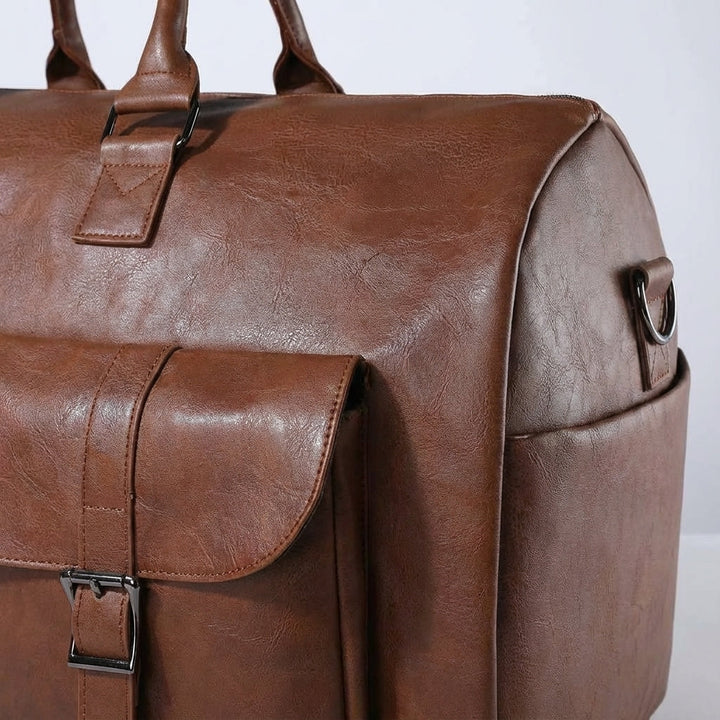 Zwarte grote unisex duffeltas van Carrylux met apart schoenenvak, ideaal als weekendtas.