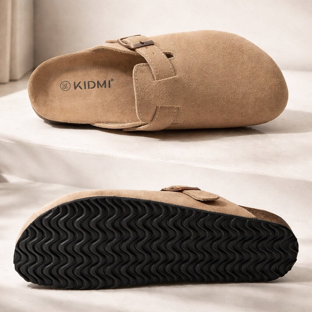Unisex klompen/slippers met gesloten neus, open hiel en verstelbare gesp; comfortabele instappers.