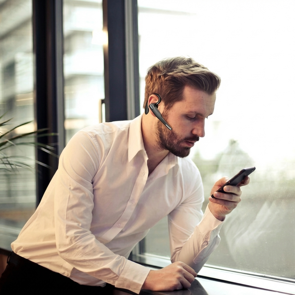 Comfortabele draadloze Bluetooth headset met microfoon. Ideaal voor heldere audio, muziek en handsfree gesprekken.