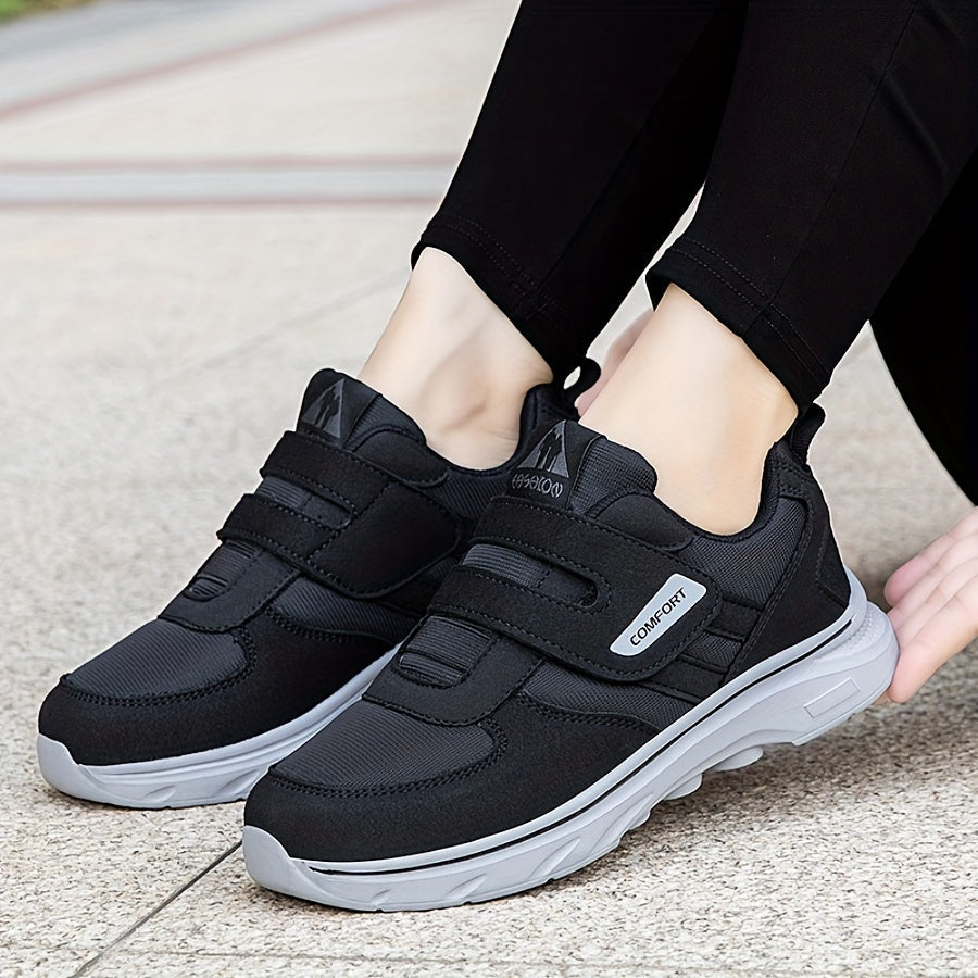 Unisex EasyStride loopschoenen met klittenband, ideaal voor dagelijks comfort en gemak.