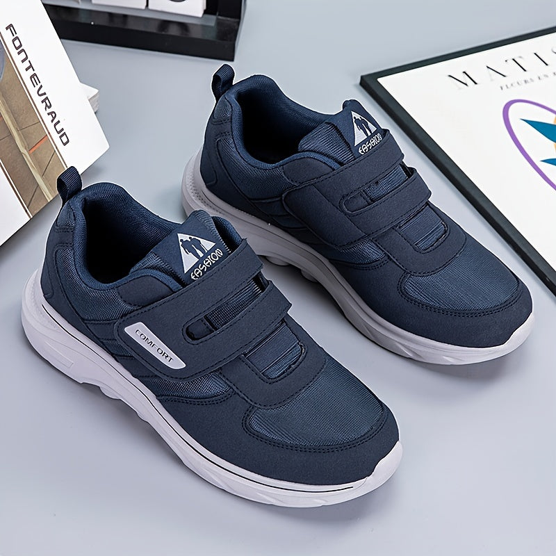 Ademende EasyStride sneakers met klittenband, bieden comfort en lichte ondersteuning voor de voeten.