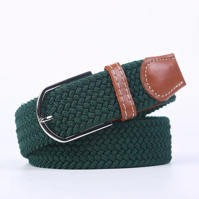 Vrouwelijke elastische riem met faux leer en chique gesp, een must-have accessoire.