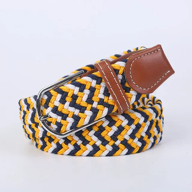 Comfortabele heren stretch riem, faux leer afwerking, met een robuuste gesp.